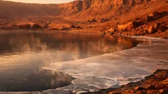 Come potevano esistere laghi su Marte anche sotto zero? La nuova ipotesi del ghiaccio isolante